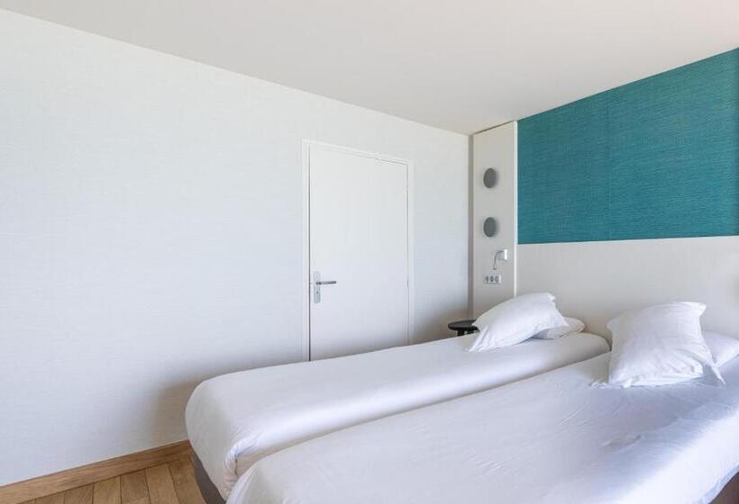 اتاق استاندارد چهار تخته با چشم‌انداز دریا, Kyriad Saint Malo Centre Plage