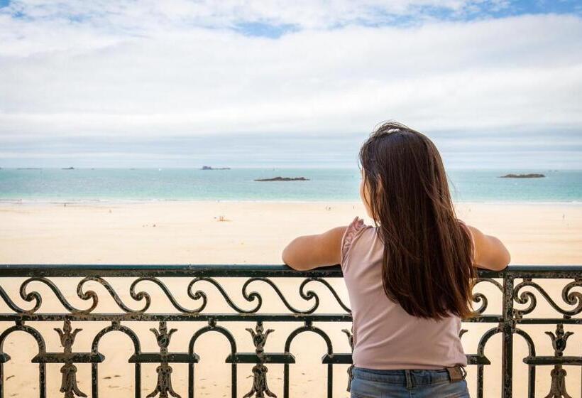 اتاق استاندارد چهار تخته با چشم‌انداز دریا, Kyriad Saint Malo Centre Plage