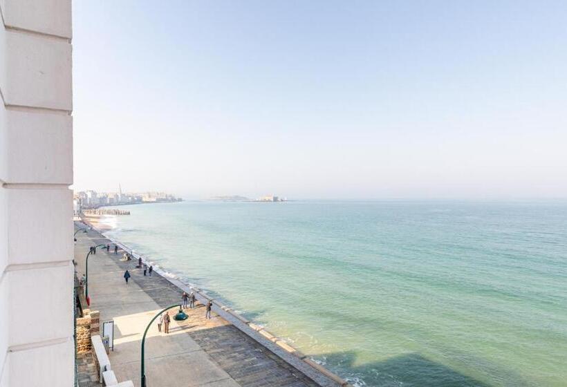 اتاق استاندارد با چشم‌انداز دریا, Kyriad Saint Malo Centre Plage