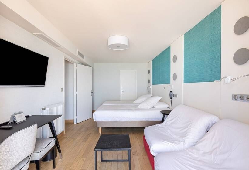Pokój Czteroosobowy Standard Widok Morze, Kyriad Saint Malo Centre Plage