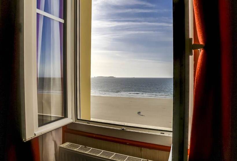 Pokój Czteroosobowy Standard Widok Morze, Kyriad Saint Malo Centre Plage