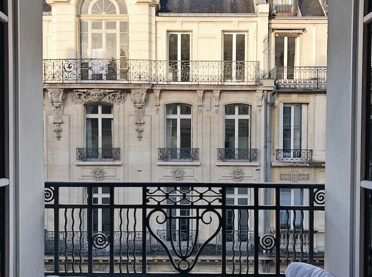 اتاق پرستیژ, Marignan Champs Elysees