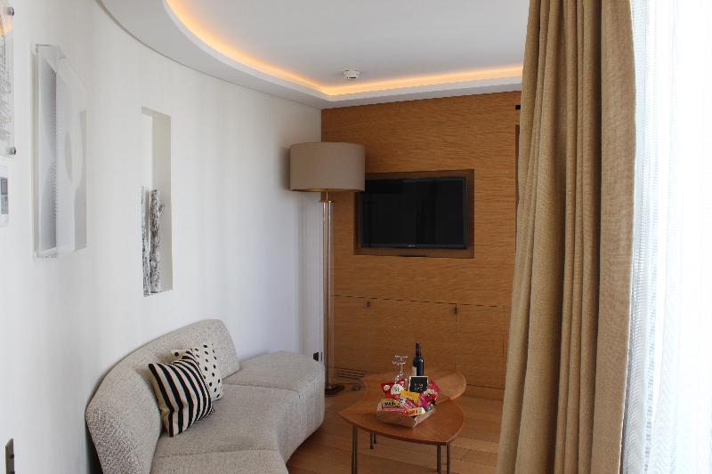 اتاق پرستیژ, Marignan Champs Elysees