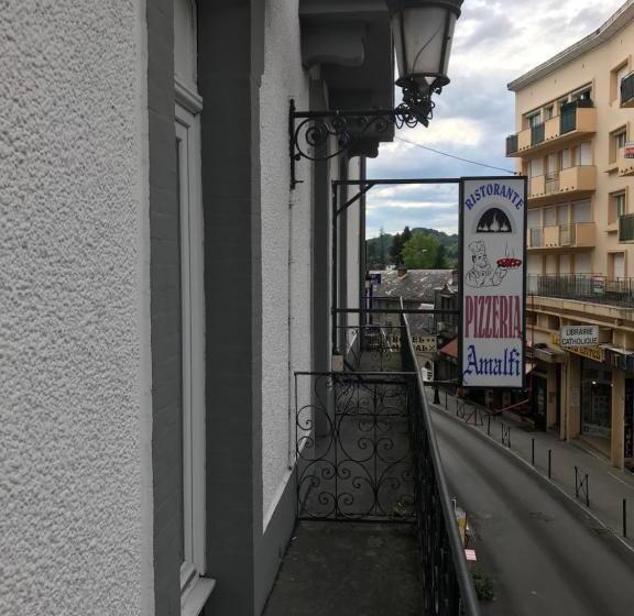 Четырехместный Номер Стандарт с Балконом, Vesuvio