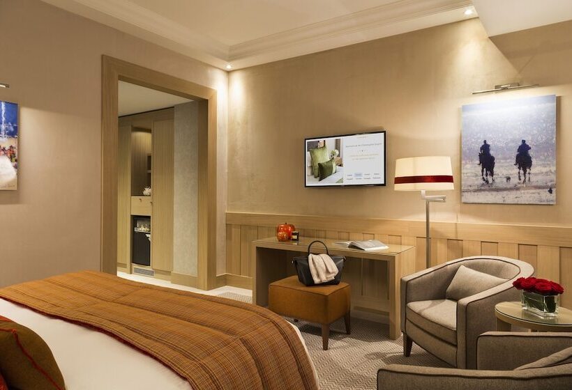 Номер Deluxe Вид на Море, Hôtel Barrière L Hôtel Du Golf