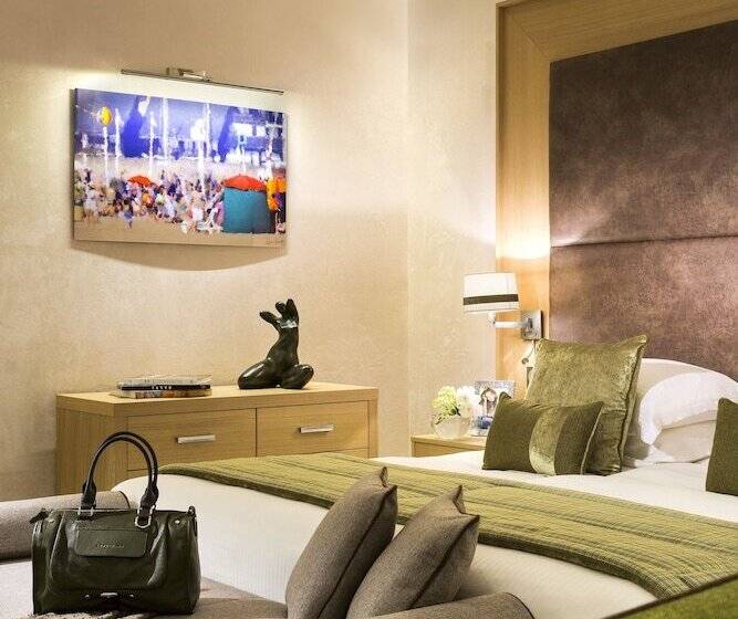 Полулюкс, Hôtel Barrière L Hôtel Du Golf