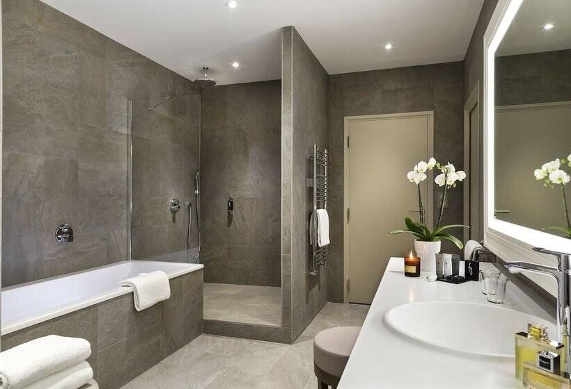 Люкс Повышенной Комфортности, Hôtel Barrière L Hôtel Du Golf