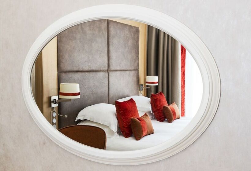 Люкс Повышенной Комфортности, Hôtel Barrière L Hôtel Du Golf