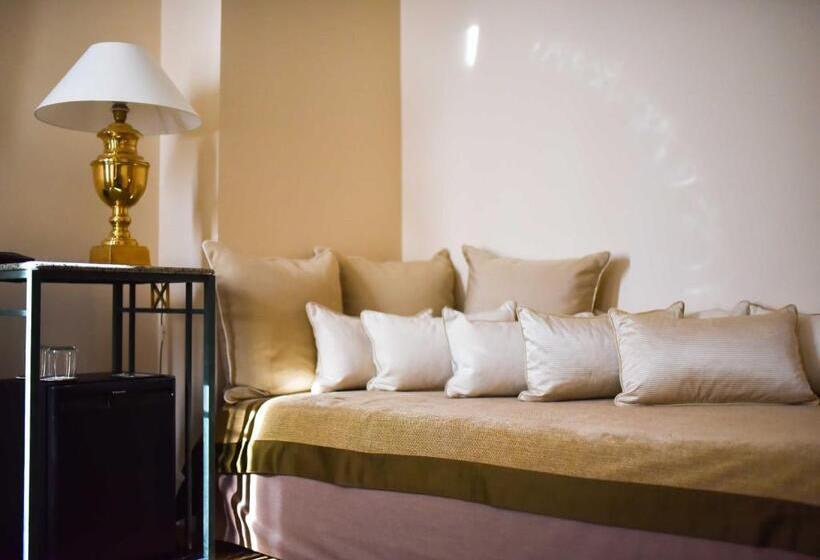 家庭套房, Grand Hôtel Du Lion D Or