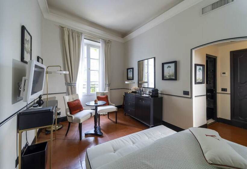 Quarto Superior, Le Yaca Saint Tropez
