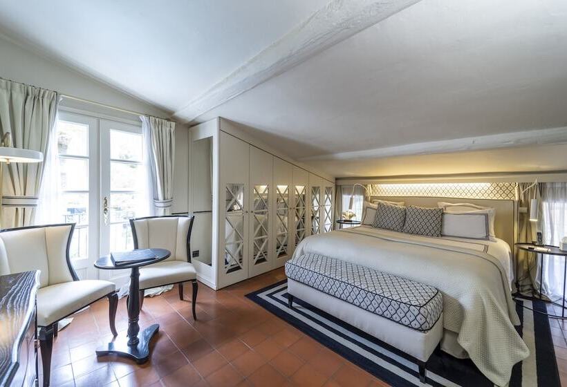 家庭间, Le Yaca Saint Tropez