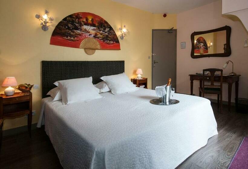 اتاق استاندارد با چشم‌انداز رودخانه, Logis Hôtel Restaurant Le Coq Hardi