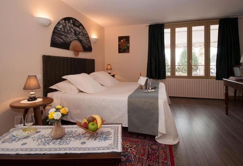 اتاق استاندارد با چشم‌انداز رودخانه, Logis Hôtel Restaurant Le Coq Hardi