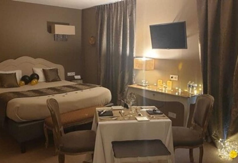 اتاق خانوادگی, Le Lion D'or Et Restaurant La Table Du Lion