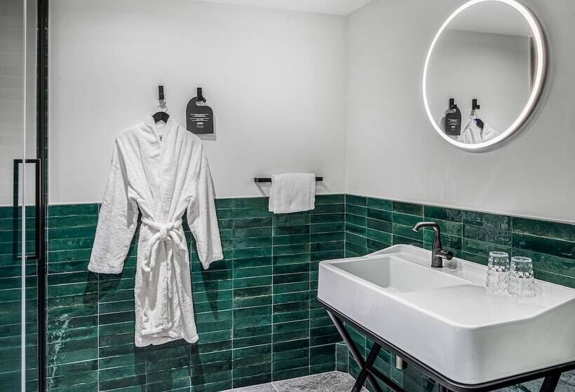 可观景的小型套房, Maisons Du Monde Hôtel & Suites   La Rochelle Vieux Port