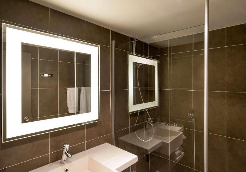 اتاق سوپریور با تخت بزرگ, Novotel Chartres