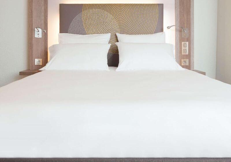 اتاق سوپریور با تخت بزرگ, Novotel Chartres
