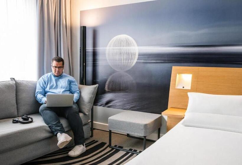 Номер Executive, Novotel Saclay
