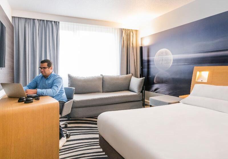 Классический Номер, Novotel Saclay