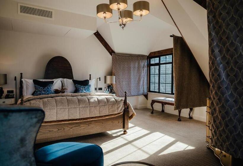 套房带泳池景, Pennyhill Park Hotel And Spa