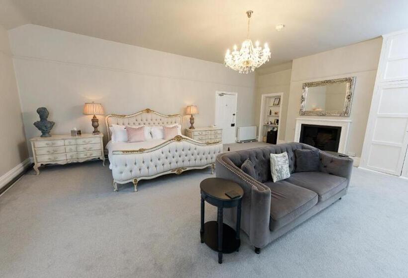 Люкс Вид на Сад, Glewstone Court Country House