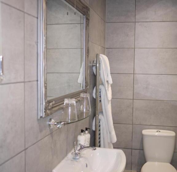 Номер Комфорт, Glewstone Court Country House