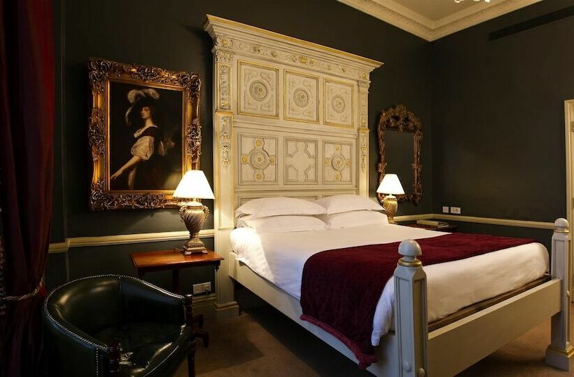 Трехместный Номер Deluxe, The Gore London   Starhotels Collezione