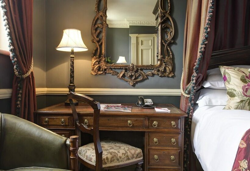 Номер Стандарт Индивидуальный, The Gore London   Starhotels Collezione