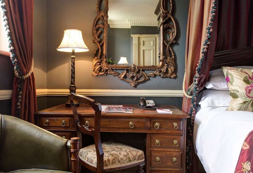 Номер Стандарт Индивидуальный, The Gore London   Starhotels Collezione