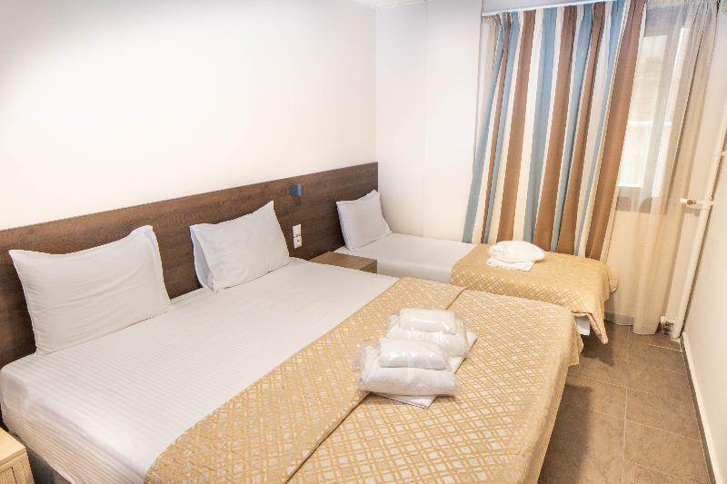 Habitació Triple Estàndard, Anita