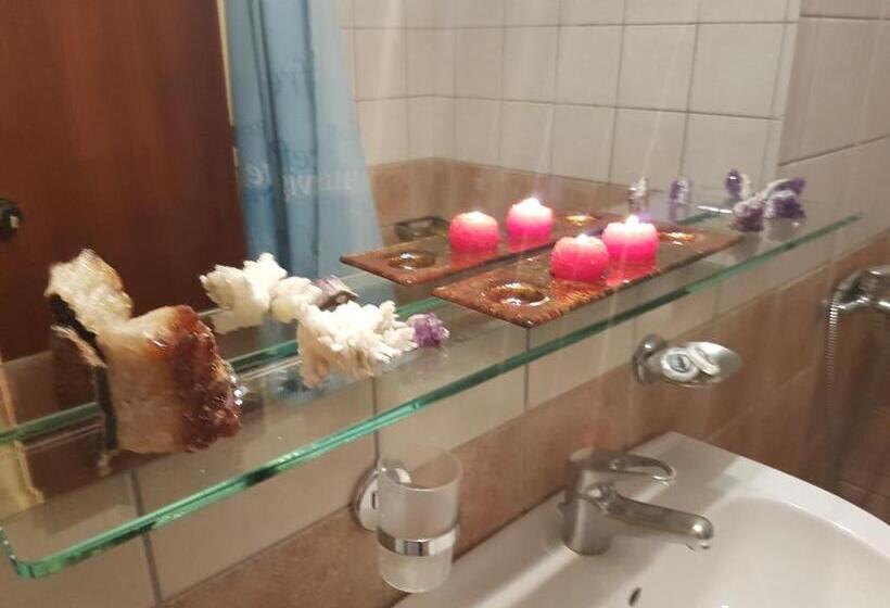 اتاق استاندارد سه نفره, Ideal