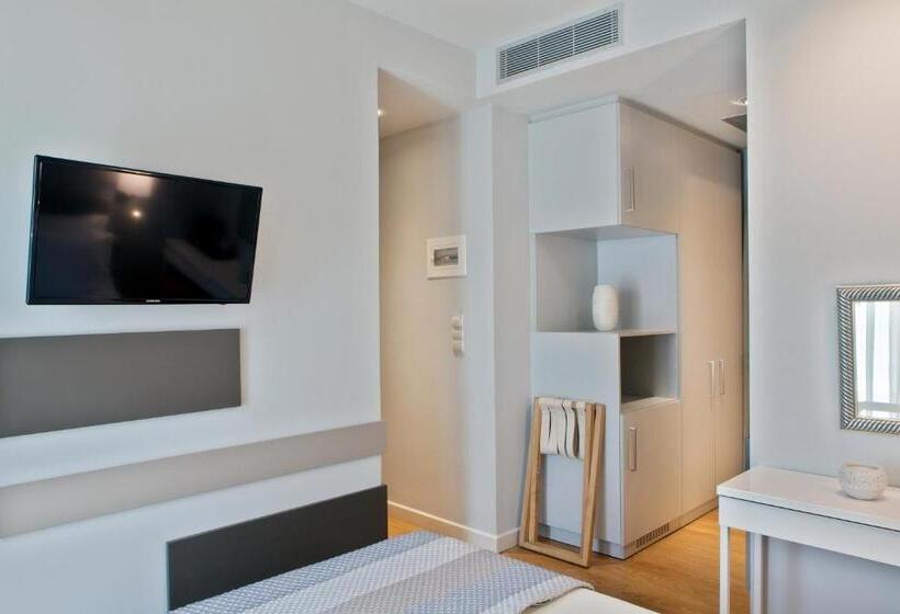 Superior Room with Terrace, Phidias Piraeus