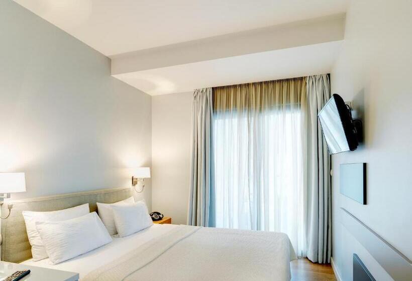 Superior Room with Terrace, Phidias Piraeus