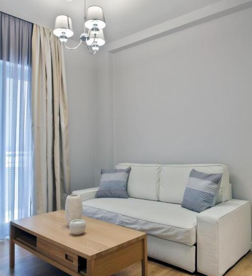 اتاق سوپریور چهار تخته, Phidias Piraeus