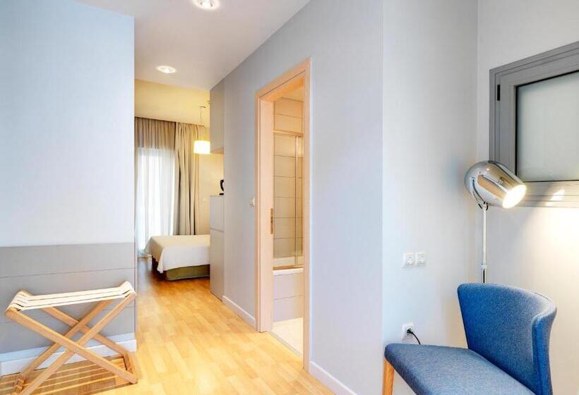 Superior Room with Terrace, Phidias Piraeus