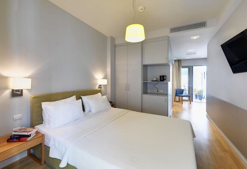 Superior Room with Terrace, Phidias Piraeus