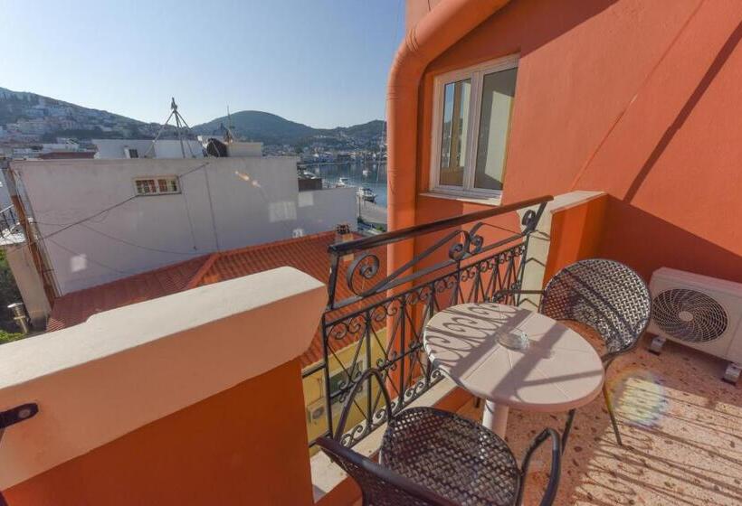 اتاق کامفورت با چشم‌انداز کنار دریا, Samos City