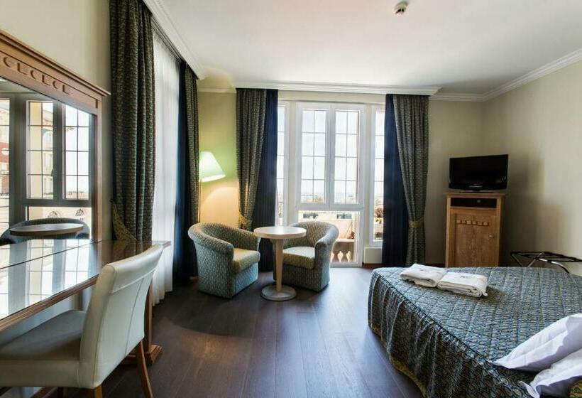 Номер Deluxe, Grand Hotel Cesenatico