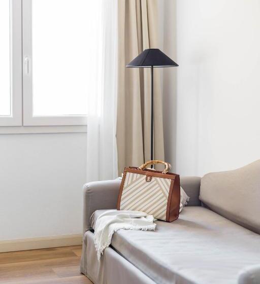 Habitación Triple Estándar, Catalunya