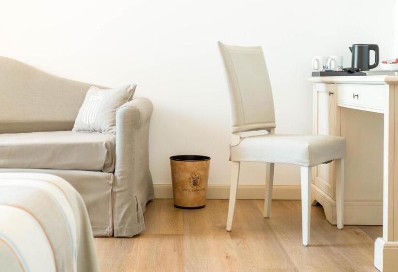 Habitación Familiar, Catalunya