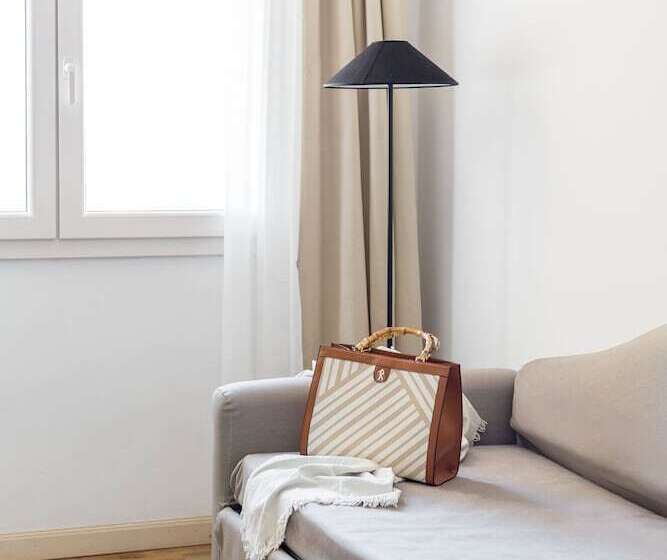 Habitación Familiar, Catalunya