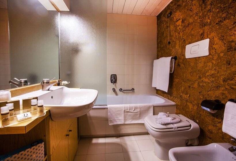 Трехместный Номер Классика, Les Jumeaux Courmayeur