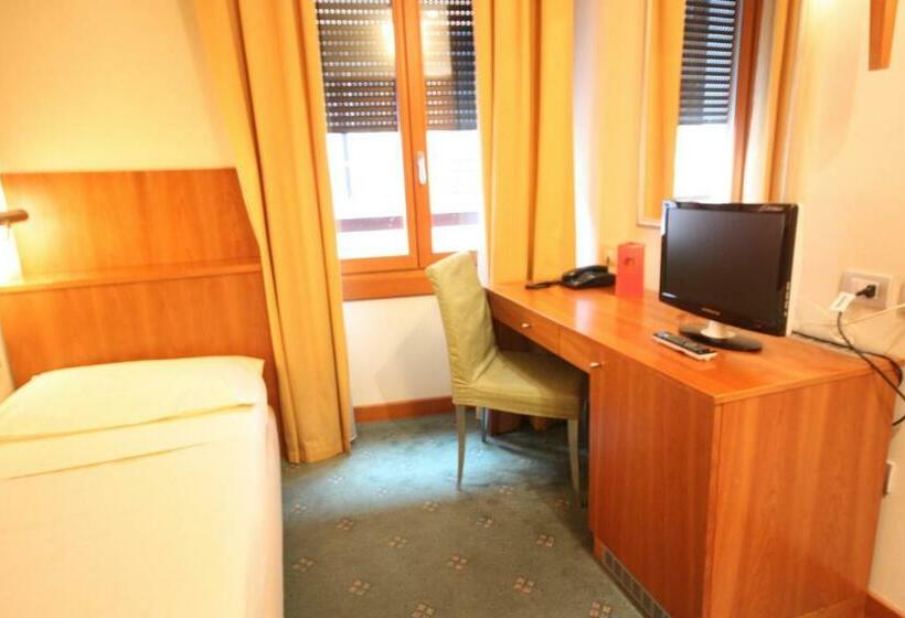 Standard Single Room, Plinius Lifestyle Hotel Lake Como
