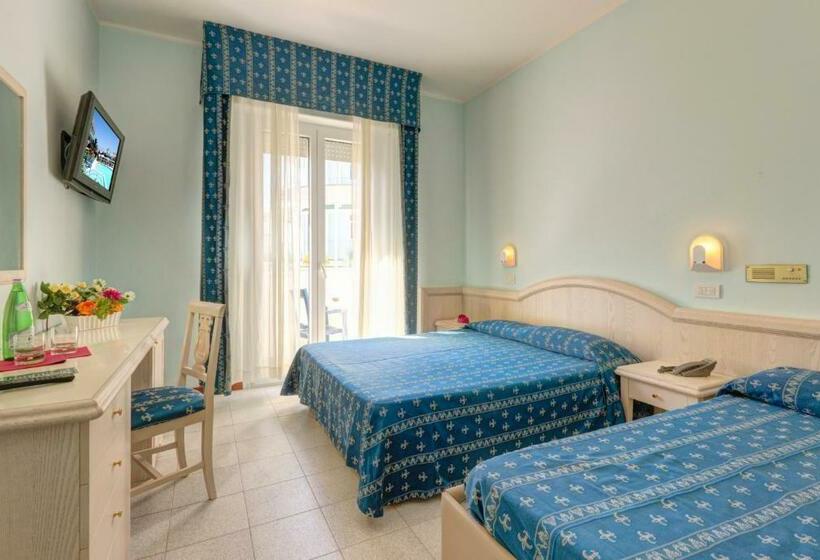 اتاق استاندارد سه نفره, Splendid Mare