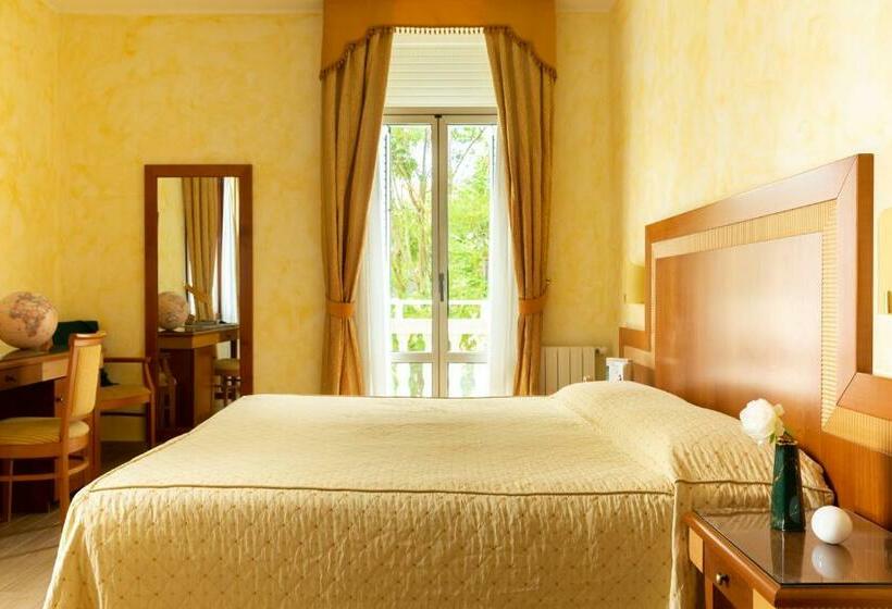 اتاق استاندارد سه نفره, Hotel & Residence Venezia 2000