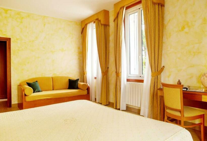اتاق استاندارد سه نفره, Hotel & Residence Venezia 2000