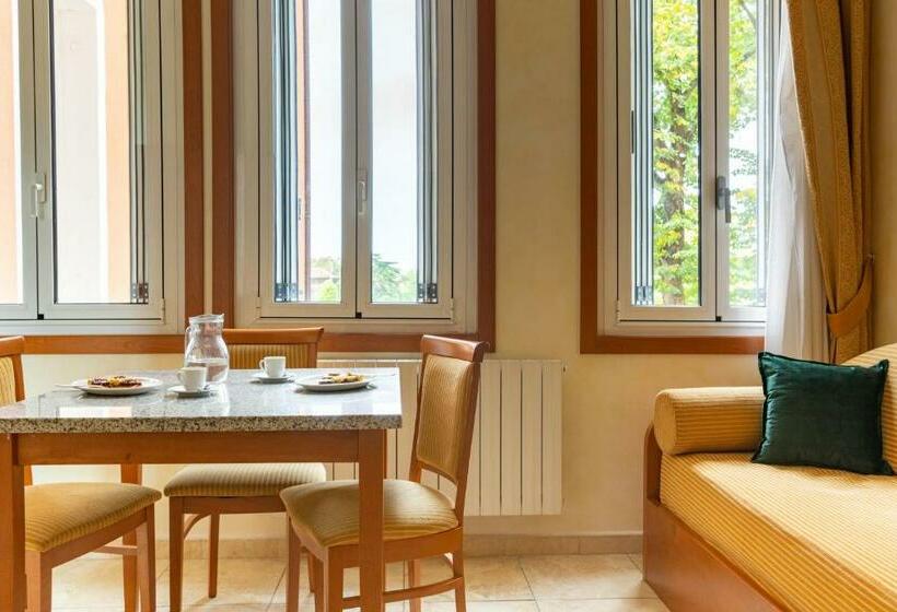 سوییت جونیور, Hotel & Residence Venezia 2000