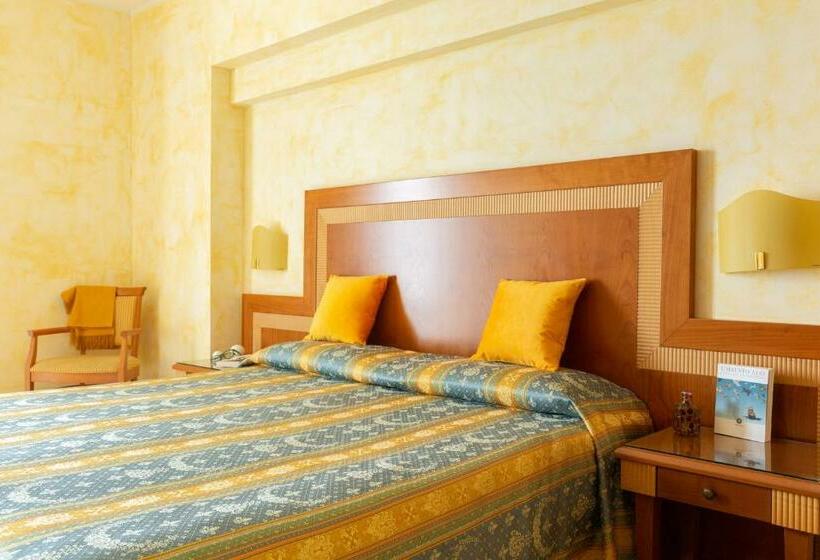 اتاق استاندارد با چشم‌انداز دریا, Hotel & Residence Venezia 2000