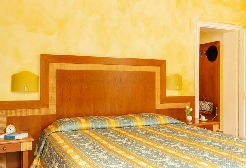 Economy Quadruple Room, Hotel & Residence Venezia 2000