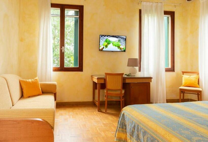 Economy Quadruple Room, Hotel & Residence Venezia 2000
